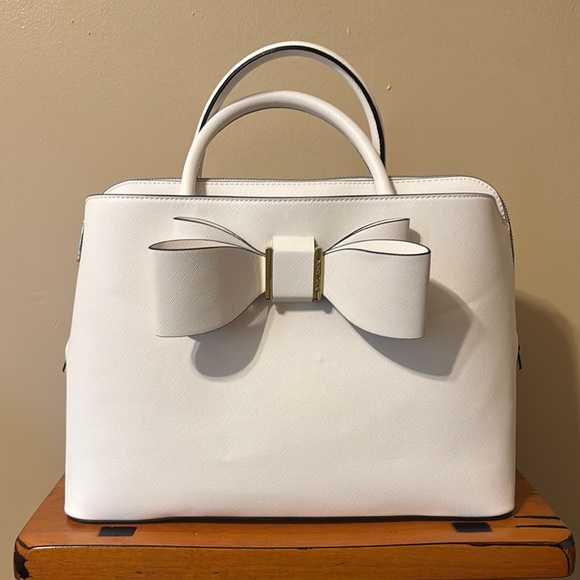 Betsey Johnson Handbags - NWOT Betsey Johnson White Crossbody Bag with Bow